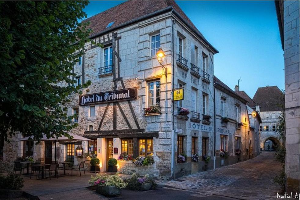 Logis - Hotel & Restaurant Du Tribunal Mortagne-au-Perche Luaran gambar