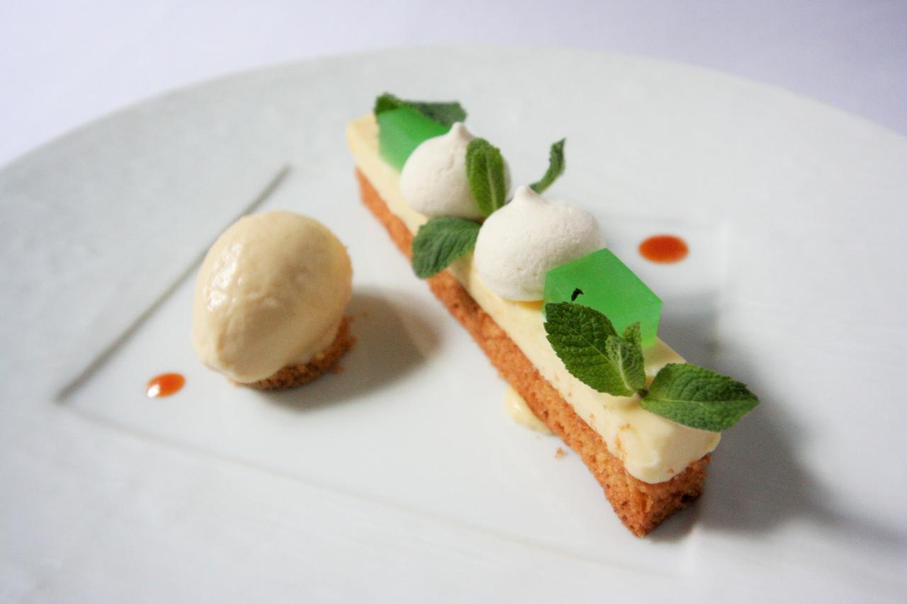 Logis - Hotel & Restaurant Du Tribunal Mortagne-au-Perche Luaran gambar