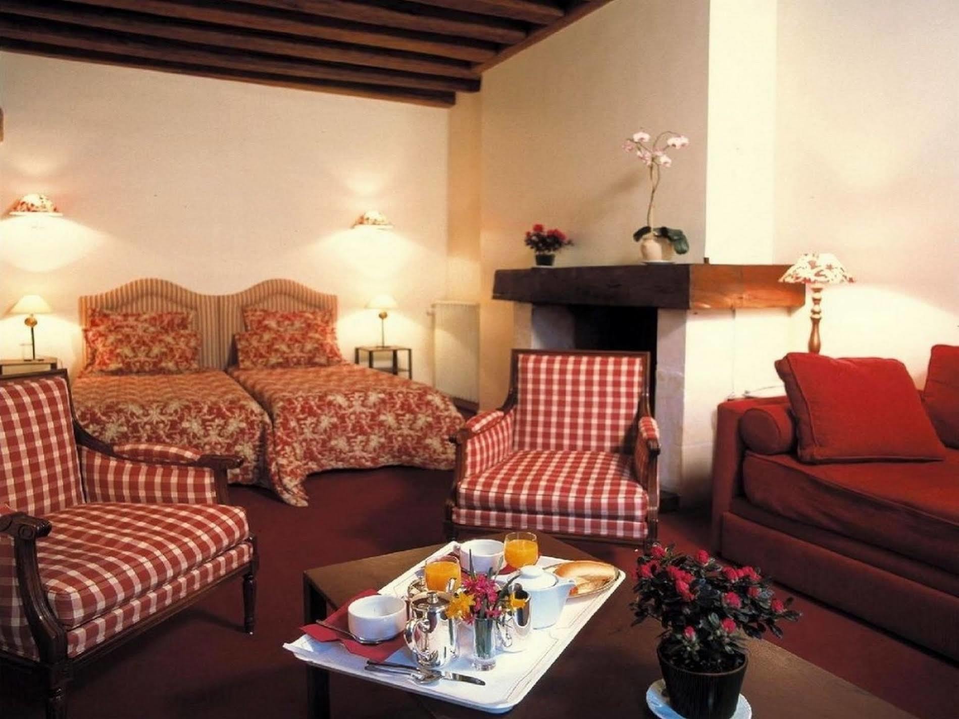 Logis - Hotel & Restaurant Du Tribunal Mortagne-au-Perche Luaran gambar